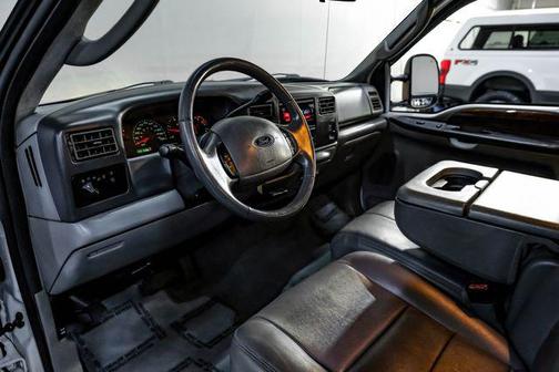 Oxford White Clearcoat 2004 Ford F-350 Lariat