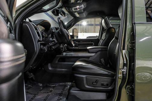 2020 RAM 2500 Laramie Mega Cab 4X4 6'4' Box