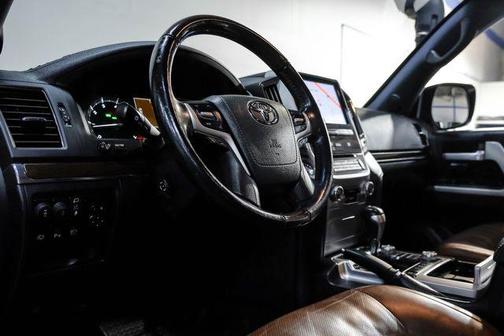 2020 Toyota Land Cruiser Base