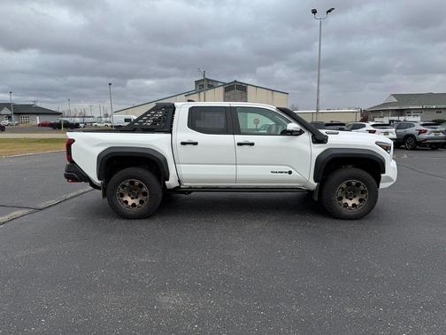 2024 Toyota Tacoma Hybrid Trailhunter