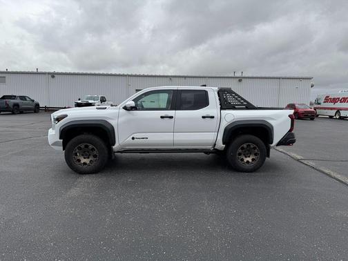 2024 Toyota Tacoma Hybrid Trailhunter