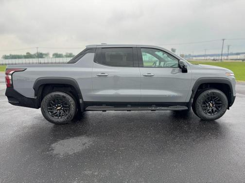 2025 Chevrolet Silverado EV LT