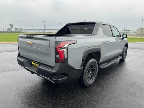2025 Chevrolet Silverado EV LT