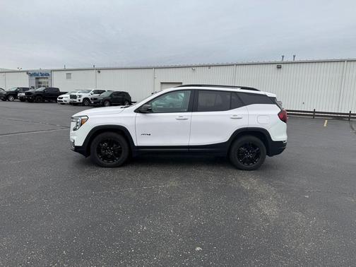 2022 GMC Terrain AWD AT4
