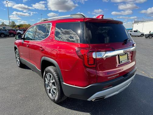2023 GMC Acadia AWD SLT