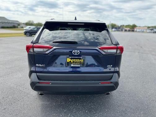 2022 Toyota RAV4 XLE