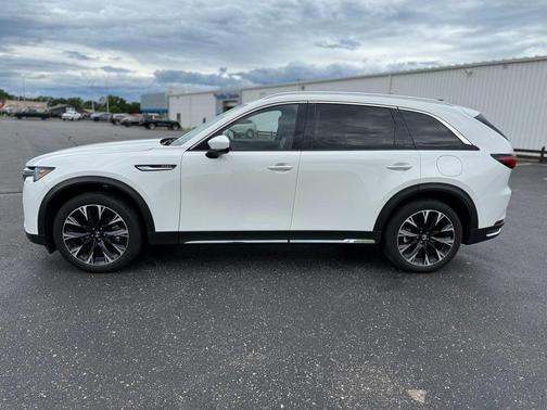 2024 Mazda CX-90 PHEV Premium Plus