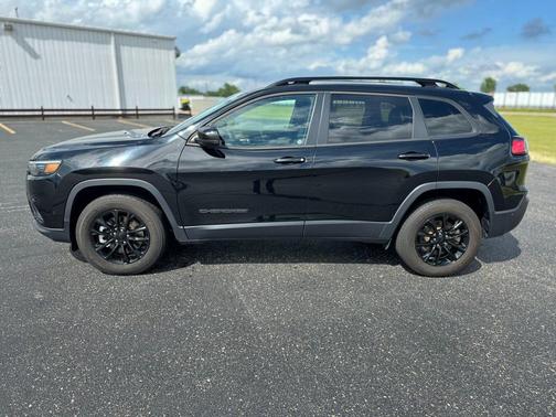 2023 Jeep Cherokee Altitude