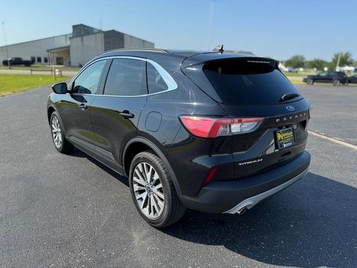 2022 Ford Escape Titanium