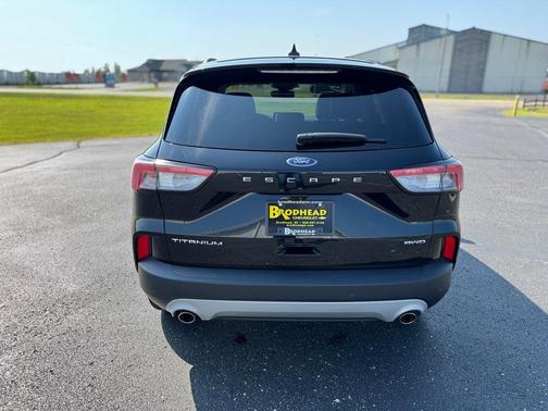 2022 Ford Escape Titanium