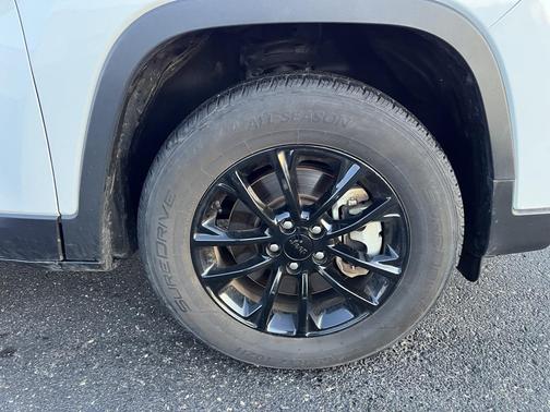 2023 Jeep Cherokee Altitude