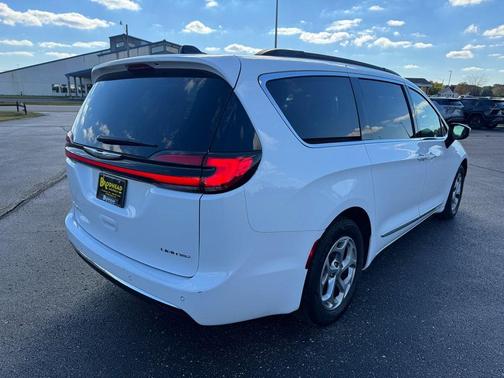 2023 Chrysler Pacifica Limited