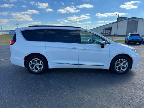 2023 Chrysler Pacifica Limited