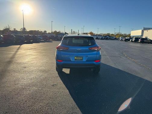 2016 Hyundai TUCSON SE