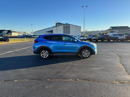 2016 Hyundai TUCSON SE