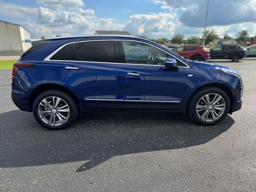 2025 Cadillac XT5 Premium Luxury