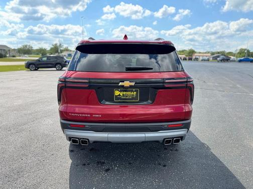 2025 Chevrolet Traverse LT