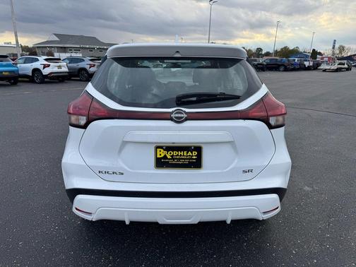 2024 Nissan Kicks SR