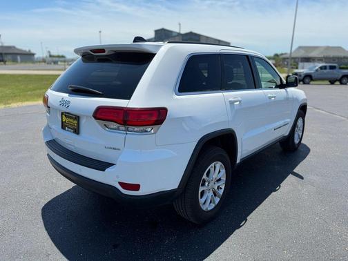 2022 Jeep Grand Cherokee Laredo
