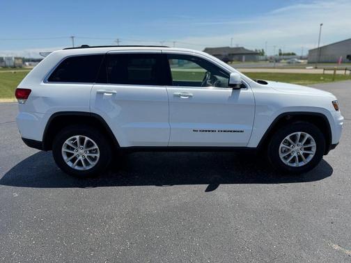 2022 Jeep Grand Cherokee Laredo