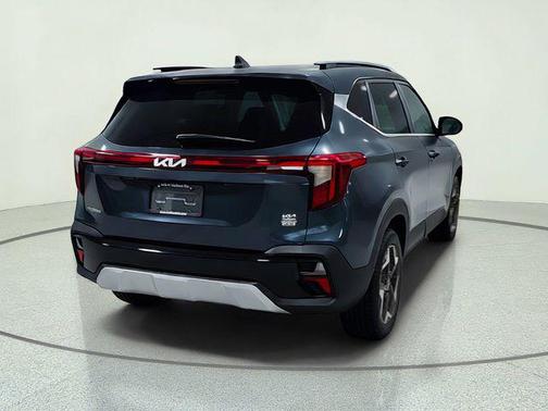 Gravity Gray 2024 Kia Seltos EX
