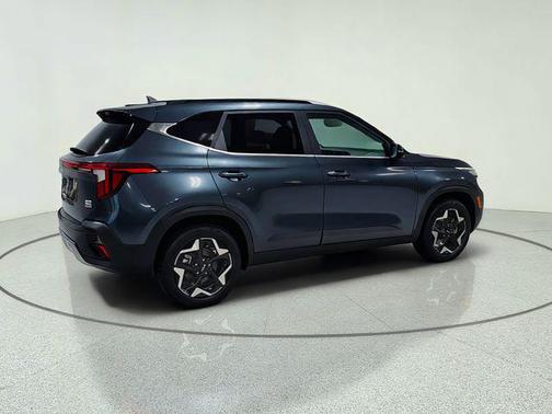 Gravity Gray 2024 Kia Seltos EX
