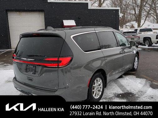 2022 Chrysler Pacifica Touring L