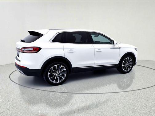 White Metallic 2022 Lincoln Nautilus Reserve