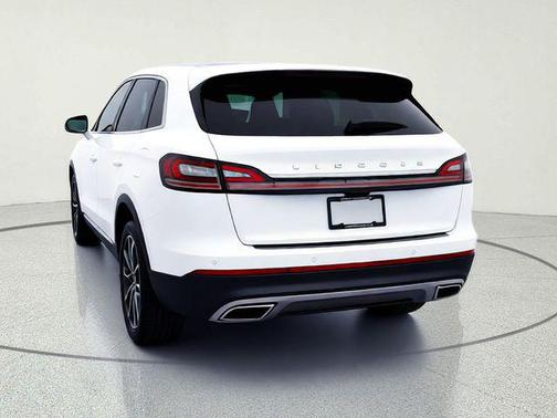 White Metallic 2022 Lincoln Nautilus Reserve