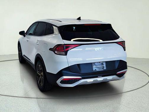 Glacial White Pearl 2024 Kia Sportage EX