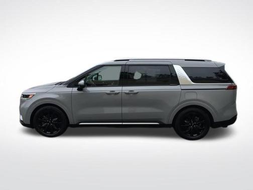 2022 Kia Carnival SX