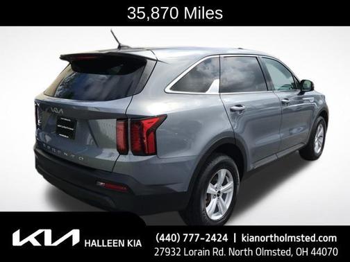 2022 Kia Sorento LX