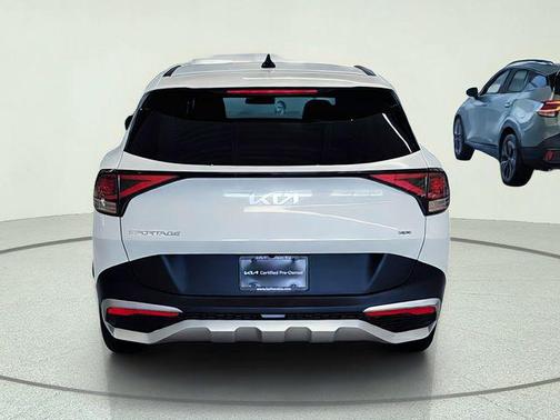 Snow White Pearl 2024 Kia Sportage LX