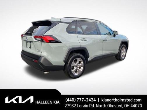 2022 Toyota RAV4 Hybrid XLE