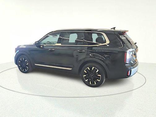 Ebony Black 2024 Kia Telluride SX