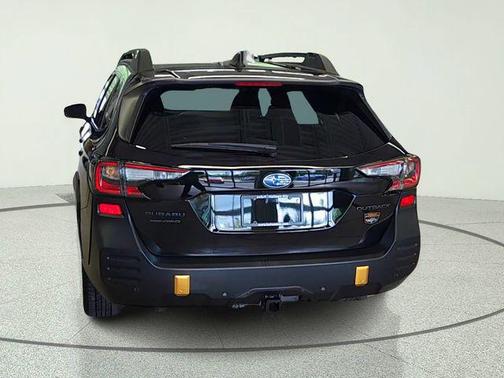 Crystal Black Silica 2025 Subaru Outback Wilderness