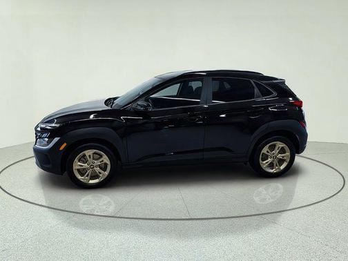 Ultra Black Pearl 2023 Hyundai KONA SEL