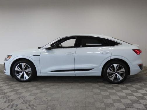 2024 Audi Q8 e-tron S line Premium