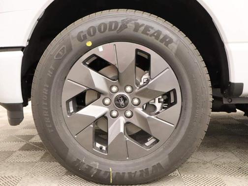 2025 Ford F-150 Lightning LARIAT