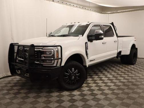 2023 Ford F-450 Lariat