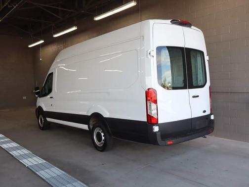 2022 Ford Transit-250 Base