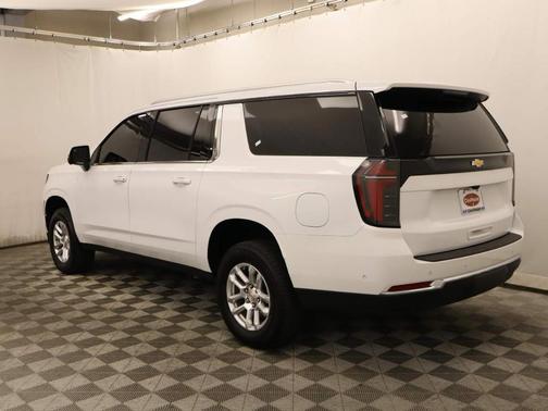 2025 Chevrolet Suburban LS