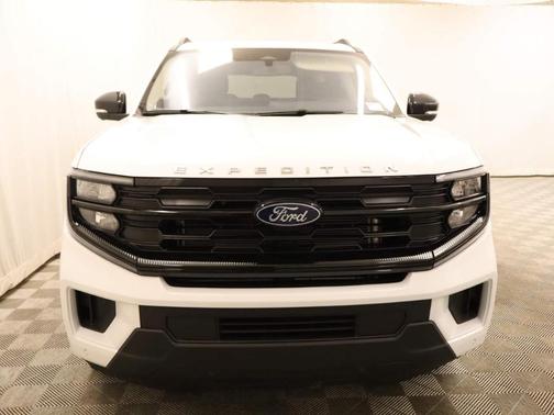 Oxford White 2025 Ford Expedition Max Active