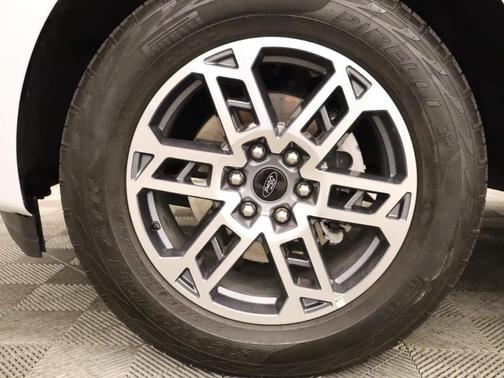 Oxford White 2025 Ford Expedition Max Active