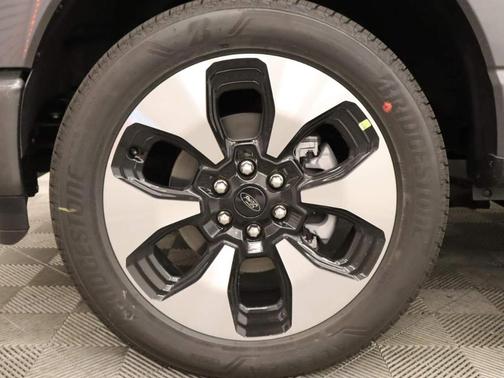 2025 Ford F-150 Lightning Platinum