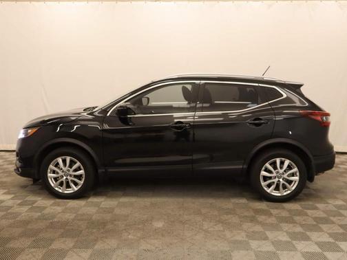2022 Nissan Rogue Sport SV