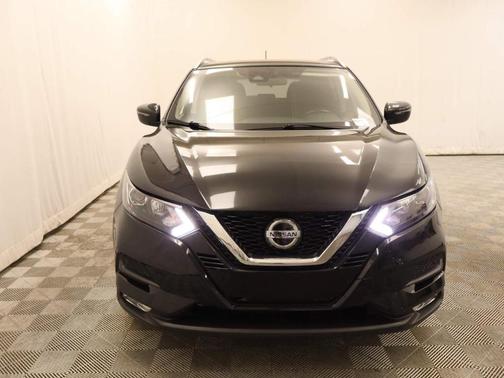 2022 Nissan Rogue Sport SV