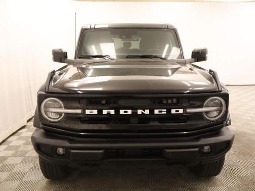 SHADOW BLACK 2025 Ford Bronco OUTER BANKS