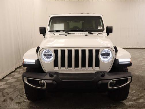 Bright White Clearcoat 2018 Jeep Wrangler Unlimited Sahara