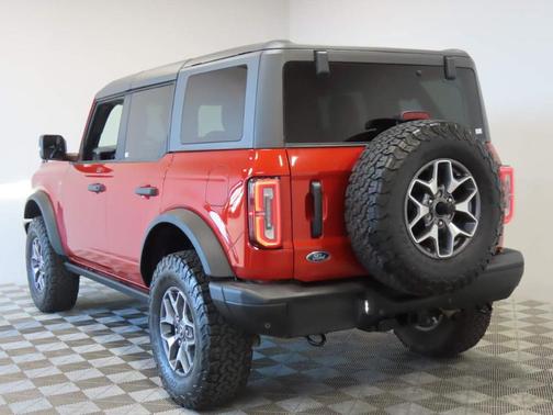 2023 Ford Bronco Badlands Advanced